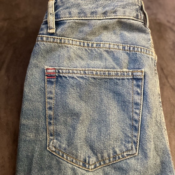 BDG Urban Outfitters High-waisted Jeans Medium Blue Wash Mom Jeans - Picture 2 of 5